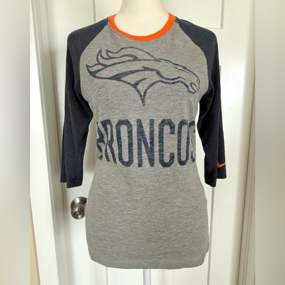 Nike NFL Denver Broncos Women’s 3/4 Sleeve Raglan Tee Small Gray/Orange